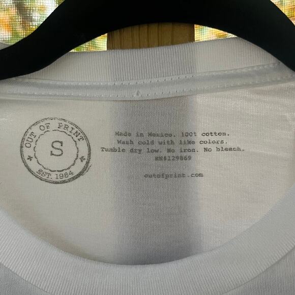 Out Of Print Little Women T-Shirt White With Red Silhouette Size S. NEW - Picture 5 of 7